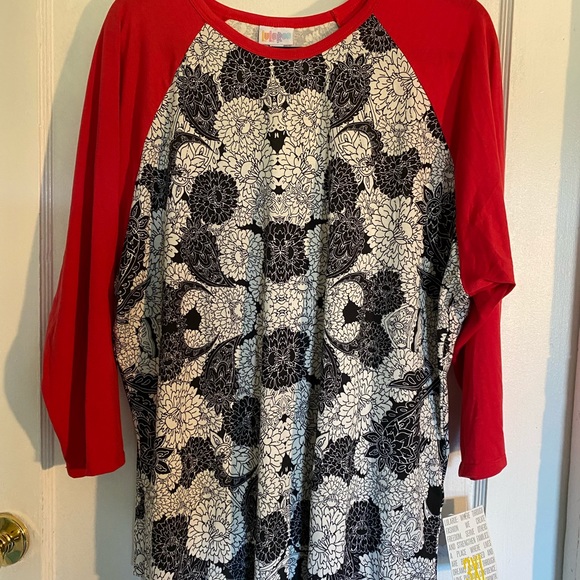 LuLaRoe Randy Raglan tee